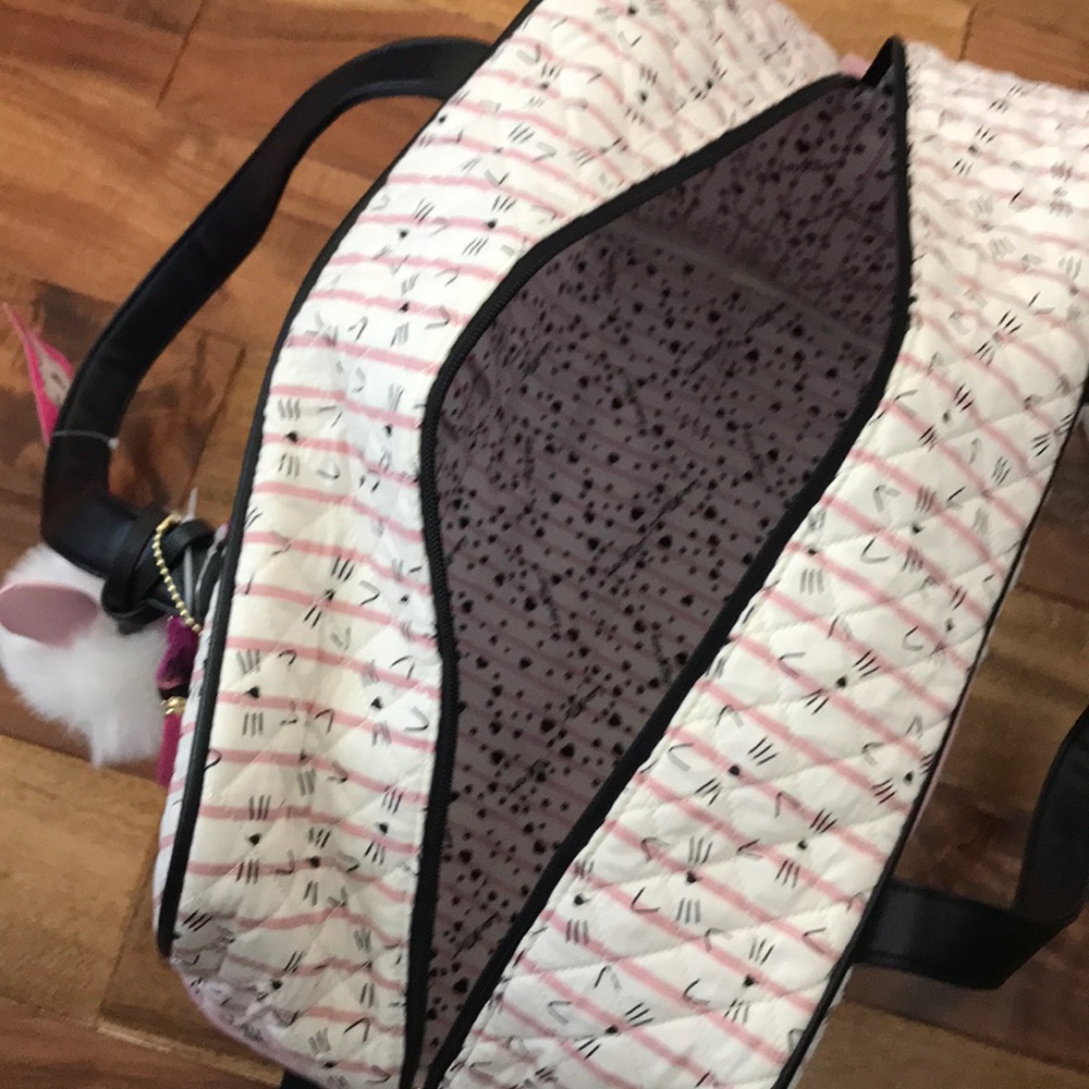 🆕 Betsey Johnson Kitty Weekender with Kitty Charm - Picture 7 of 8